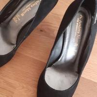 Decolleté nere scamosciate n. 39