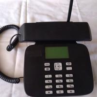 Telefono fisso a tastiera.