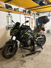 Cavalletto con attacchi x kawasaki Z 900
