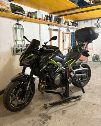 Cavalletto con attacchi x kawasaki Z 900