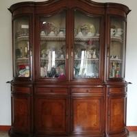 credenza con vetrina 