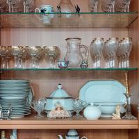 servizio di piatti e bicchieri 