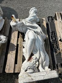 Fontana e statue in.cemento