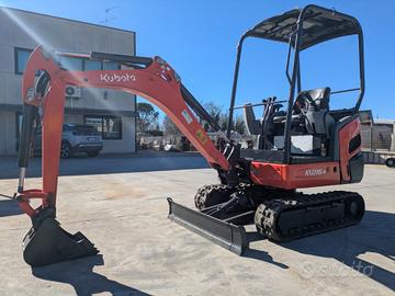 Miniescavatore Kubota KX016-4, carro variabile