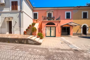 CASA SEMINDIPENDENTE A TORREVECCHIA TEATINA