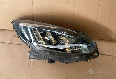 FANALE ANTERIORE DX FORD FIESTA MK8.5 LED 2021/202