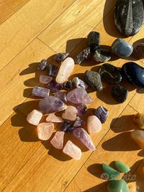 Diversi minerali da collezione