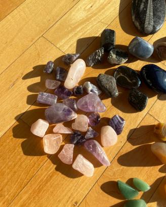 Diversi minerali da collezione