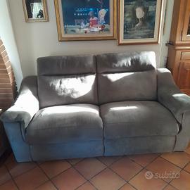 divano con movimento elettrico