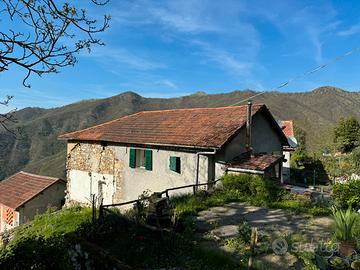 Casa indipendente bifamiliare