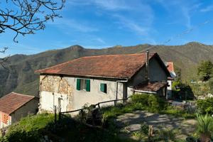 Casa indipendente bifamiliare