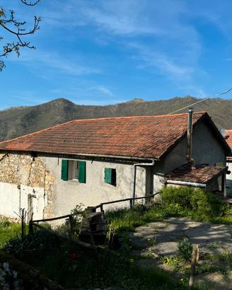 Casa indipendente bifamiliare