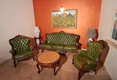 Salotto classico in vera pelle e legno massello