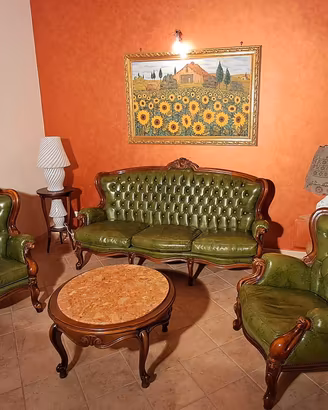Salotto classico in vera pelle e legno massello