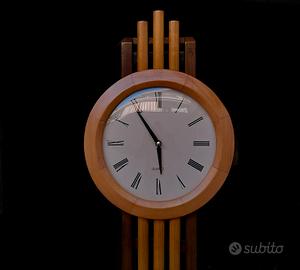 Orologio a pendolo in legno a colonna