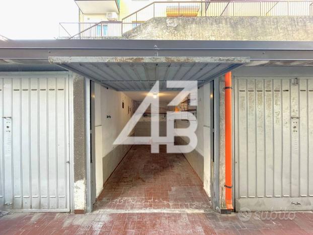 BOX AUTO - 12M² - STR. FIUME, 19