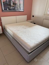 Letto matrimoniale con materasso