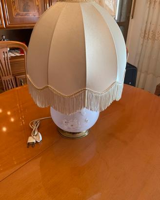 Lampada da tavolo vintage in  vetro satinato