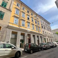 2 LOCALI A TRIESTE