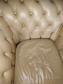 Poltrona in pelle comoda di un noto marchio