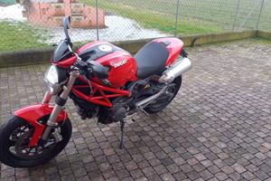 Ducati Monster 696