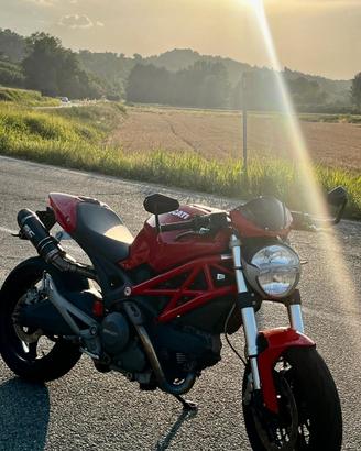 Ducati Monster 696 A2