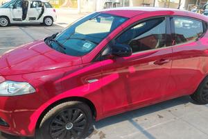 Auto Lancia Y