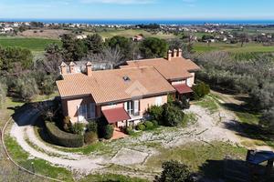 PORZIONE DI BIFAMILIARE A SANT'ELPIDIO A MARE