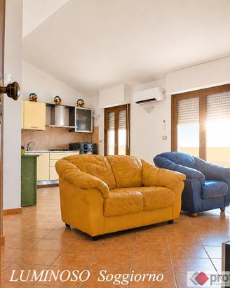 PRONTA DA VIVERE. Abitazione mansardata + TERRAZZA