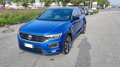 VOLKSWAGEN T-Roc DSG R-LINE