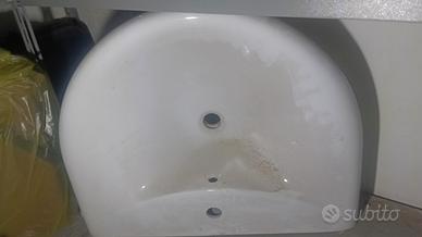 lavandino a sospensione 