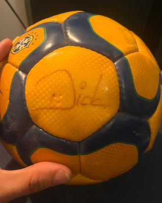 Pallone autografato da  dida e cafu 2003