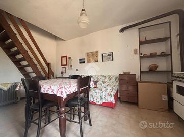 CASA SEMINDIPENDENTE A PIEVE ALBIGNOLA