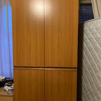 Due armadi in legno chiaro