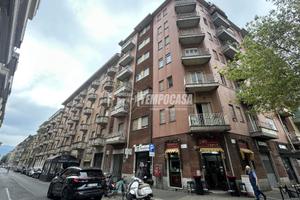 TRILOCALE CON DOPPI SERVIZI