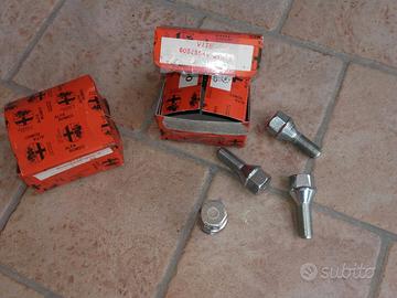 Dadi bulloni ruota Alfa Romeo 33 164 Fiat coupé 