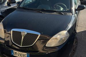 Lancia Ypsilon 1.3 Multijet MOMO DESIGN – Diesel 