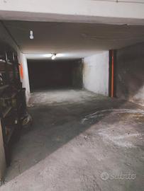 Grande garage / deposito 74mq - Mascalucia