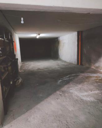 Grande garage / deposito 74mq - Mascalucia