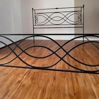 Letto matrimoniale in ferro battuto. Pezzo unico