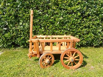 carrettino in legno  tutto fatto a mano 
