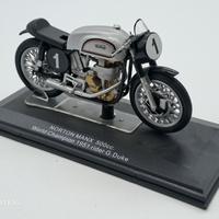 modellino moto NORTON MANX 1951