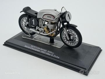 modellino moto NORTON MANX 1951