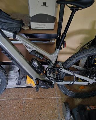 Mtb elettrica a pedalata assistita E-FEEL 700 S29"