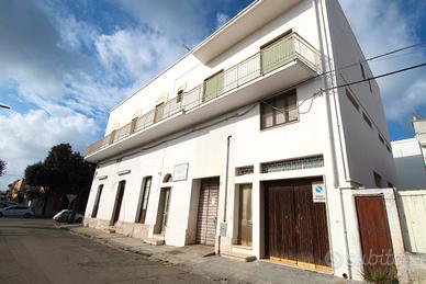 Primo piano angolare di ampia metratura