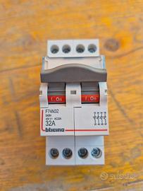 Sezionatore Bticino F74N32