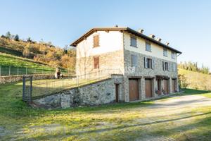 PORZIONE DI TRIFAMILIARE A SAVGNO