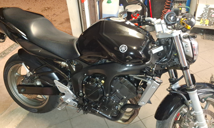 Moto fz6 2005