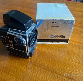 Hasselblad 553 ELX con prisma e magazzino A16