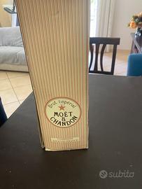 Bottiglia champagne Moet